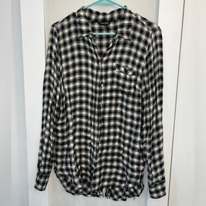 Lucky Brand bungalow button back checkered flannel black & cream button down